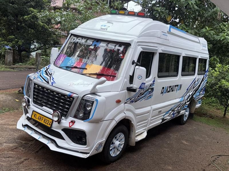 Tempo Traveller front and side view 19